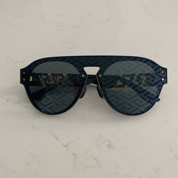 VERSACE 4420 Sunglasses ⭐️ - Picture 2 of 10